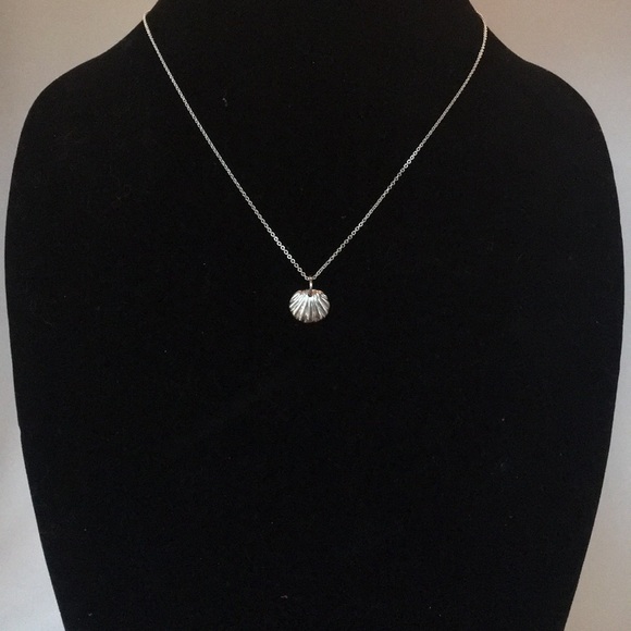 Baroni Sterling Silver Seashell Necklace. - Picture 2 of 4